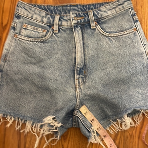 Weekday Rowe Denim Shorts High Rise Size 4 (36) - Picture 4 of 7